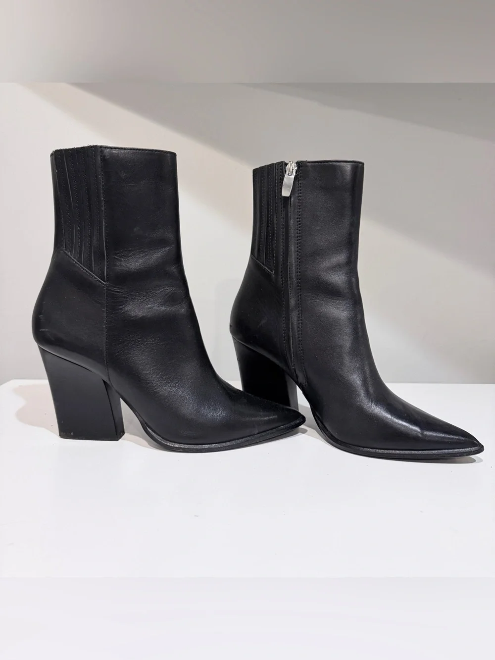 Steve Madden Pointed Toe Black Leather Work Western Coachella Ankle Bootie Sz 8